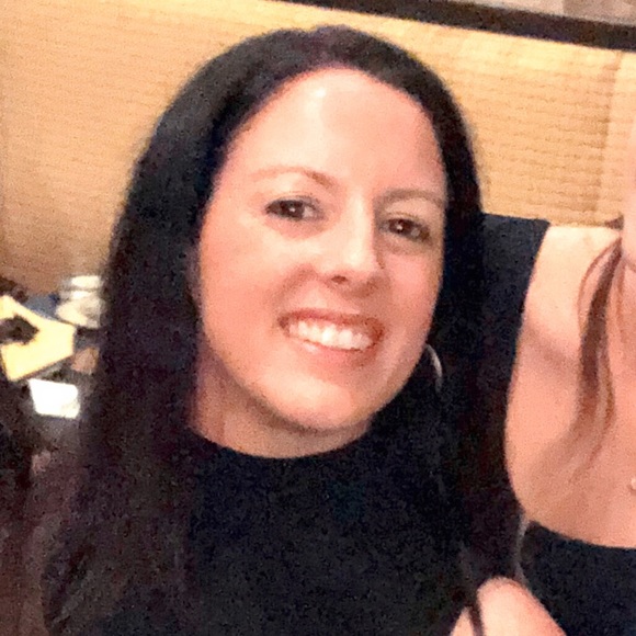 Meet your Posher, Laura - Picture 2 of 2